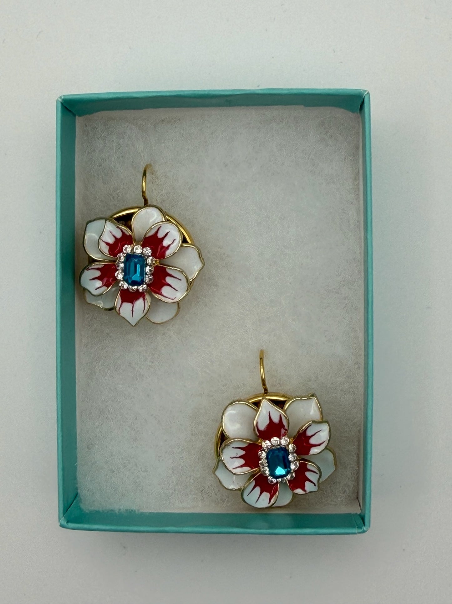 Mustard Seed Classic Pink and White Flower Earrings