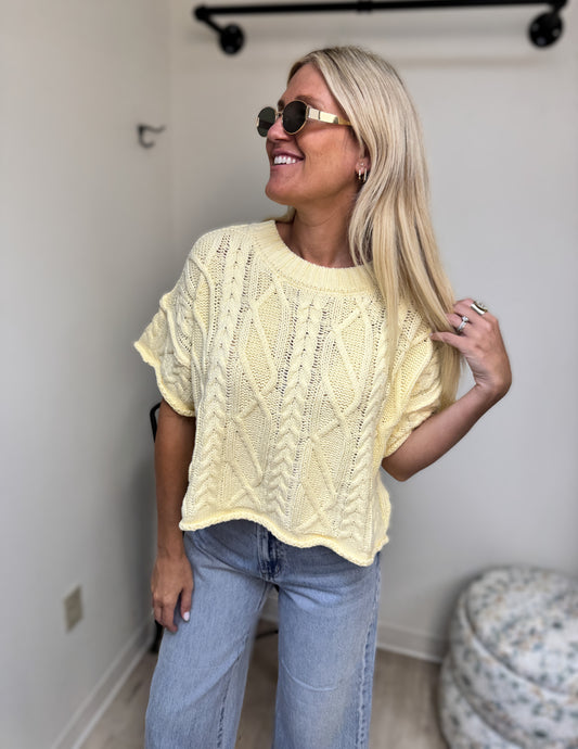 Le Lis Short Sleeve Cable Knit Sweater Top