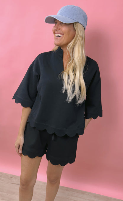 Entro Scalloped Edge Short Set